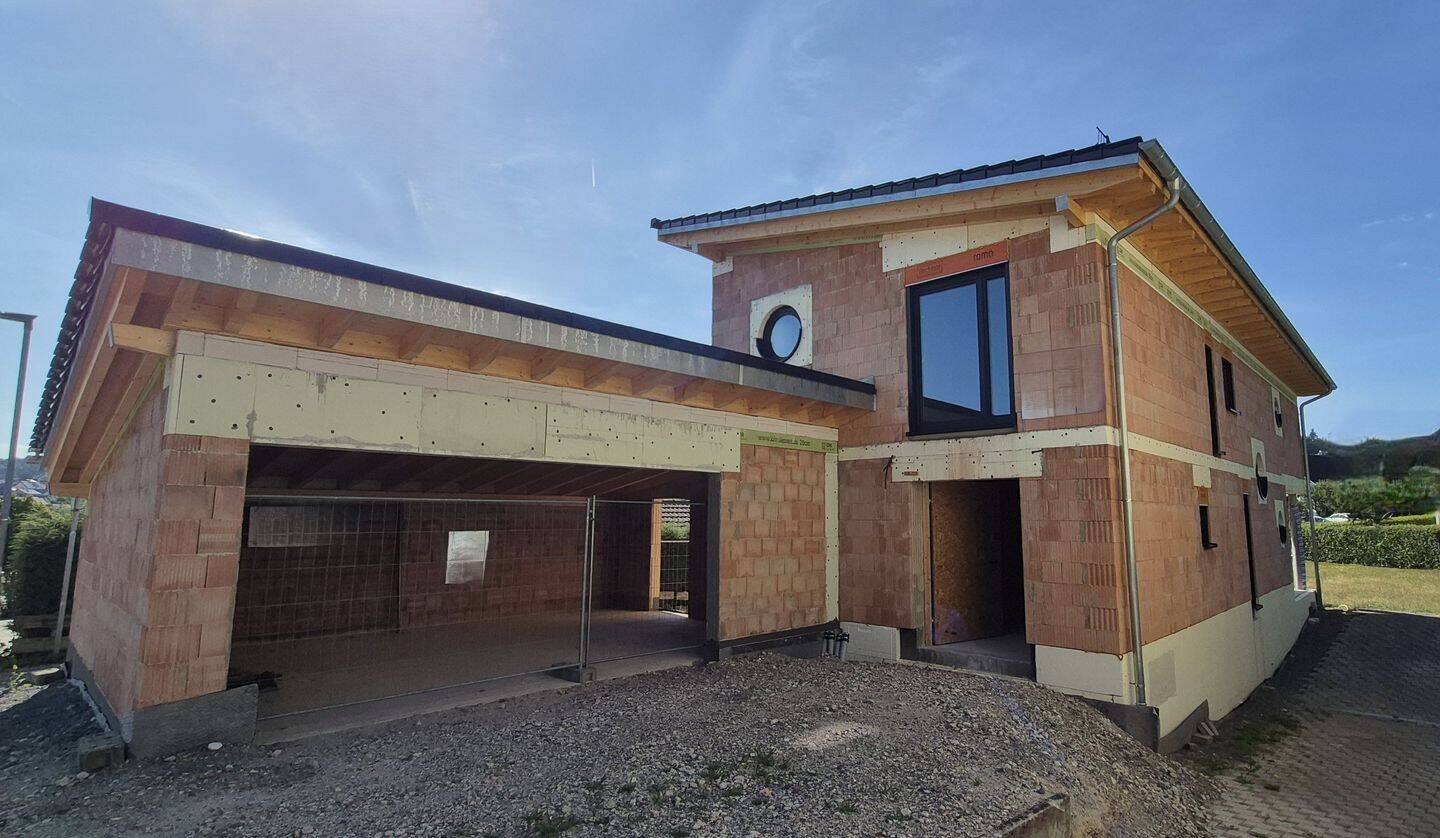 Exklusives Einfamilienhaus mit Einliegerwohnung im erweiterten Rohbau mit großer Doppelgarage, 75334 Straubenhardt