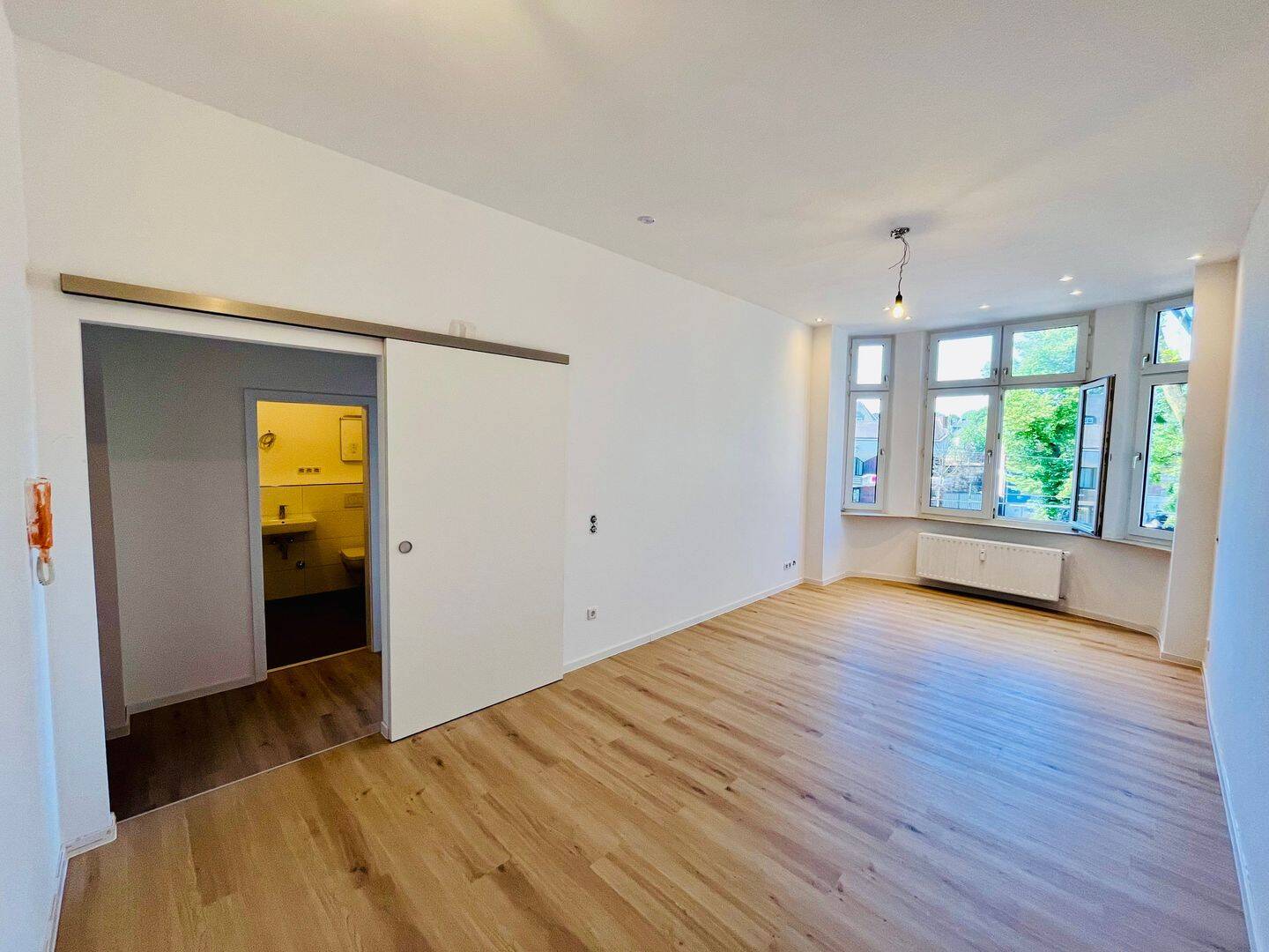 Top Saniert: Helle 1-Zimmer-Wohnung in Essen-Borbeck, barrierefrei, 45355 Essen (Bergeborbeck Bochold Borbeck-Mitte)