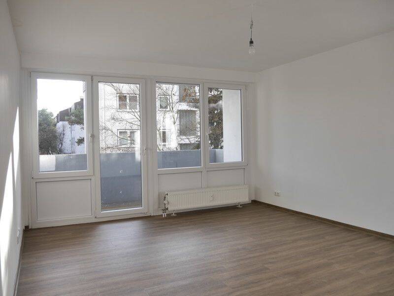 Schöne 4-Zimmer-Wohnung mit Balkon in Heusenstamm zu vermieten, 63150 Heusenstamm