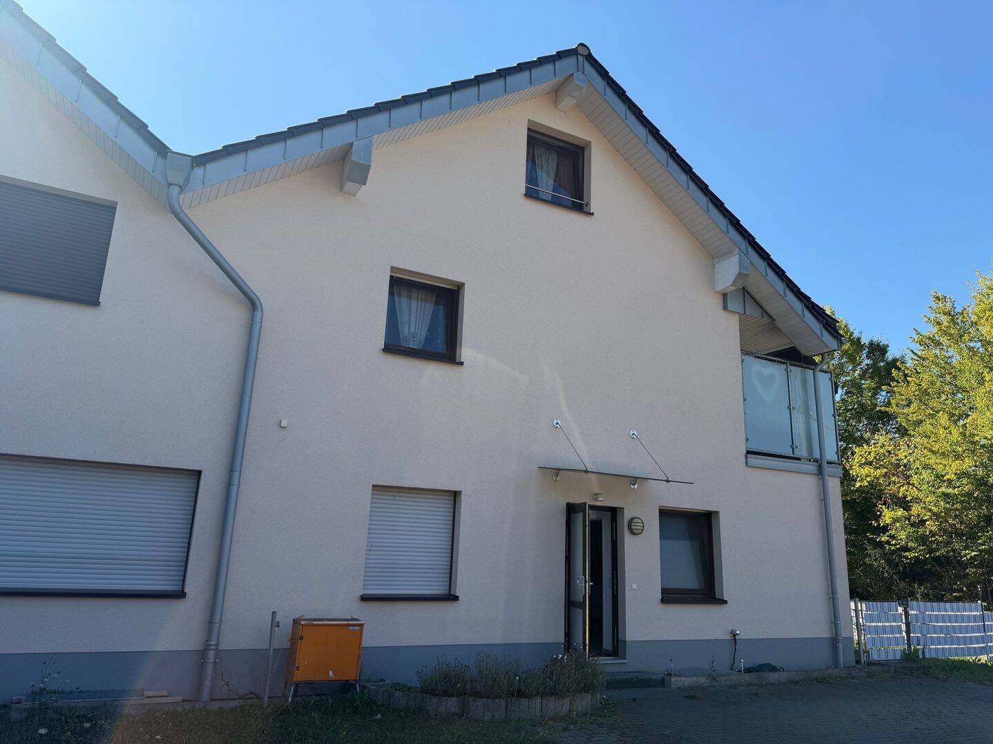 Helle 3-Zimmer-Souterrainwohnung mit separatem Eingang, Terrasse & TOP-Ausstattung, 51377 Leverkusen (Alkenrath Manfort Schlebusch Steinbüchel)