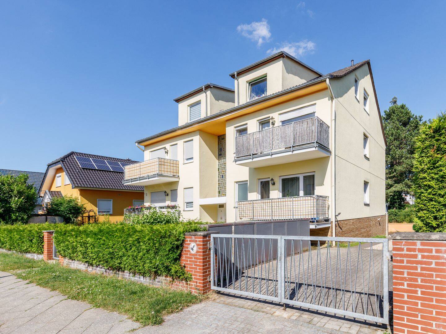 Modest Single – Möbliertes Apartment mit Balkon in familienfreundlicher Nachbarschaft, 12305 Berlin (Tempelhof-Schöneberg Buckow Lichtenrade)