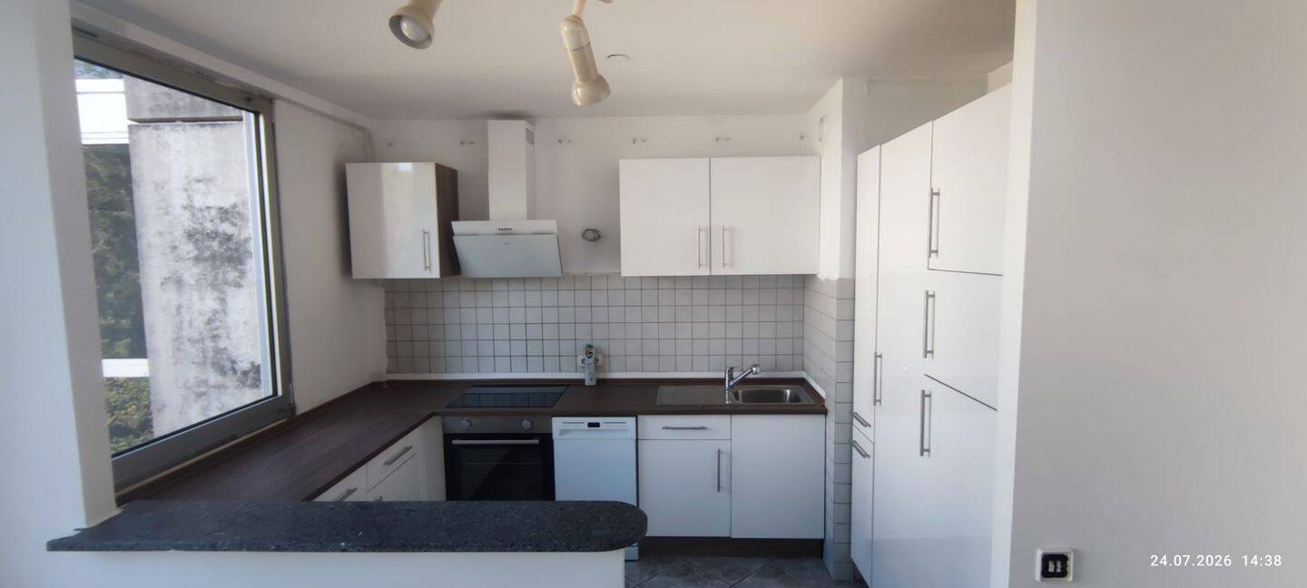 Schöne 3,5 Zimmer Wohnung in Schwabing mit Gemeinschaftspool und -garten, 80805 München (Schwabing-Freimann)