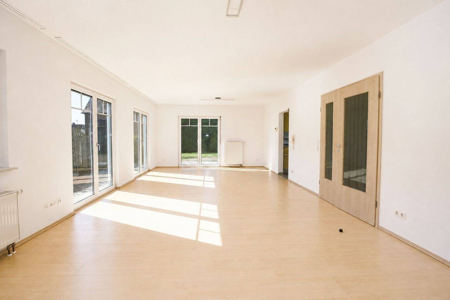 Schönes EFH in ruhiger Lage mit Garten und gr. Carport, 66851 Mittelbrunn