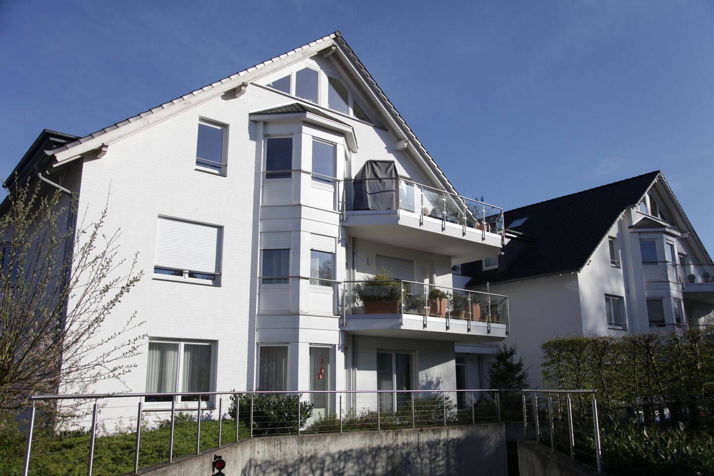 Modernes Wohnen mit Weitblick: Stilvolle Maisonette-Wohnung, 33619 Bielefeld