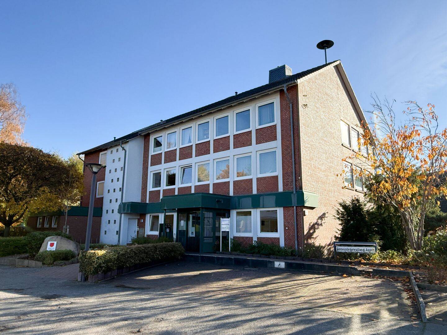 Viel Platz zum Wohlfühlen – helle Wohnung mit Balkon, 25482 Appen