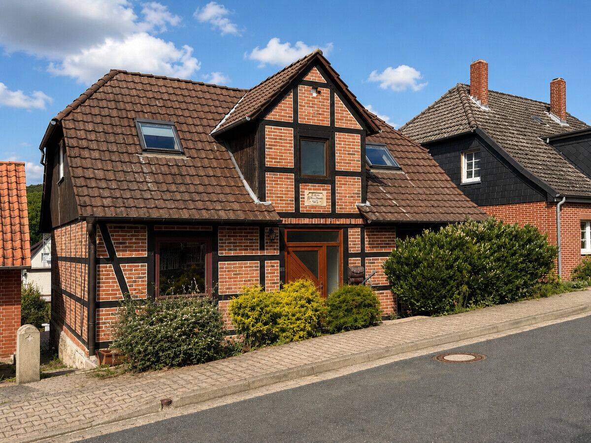 EIN- BIS ZWEIFAMILIENHAUS IN SPRINGE – LÜDERSEN, 31832 Springe