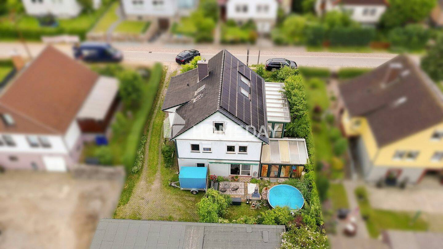 Energieeffizienz A+ trifft Wohnkomfort – Familienhaus mit Sauna, Pool und Photovoltaikanlage, 23942 Kalkhorst