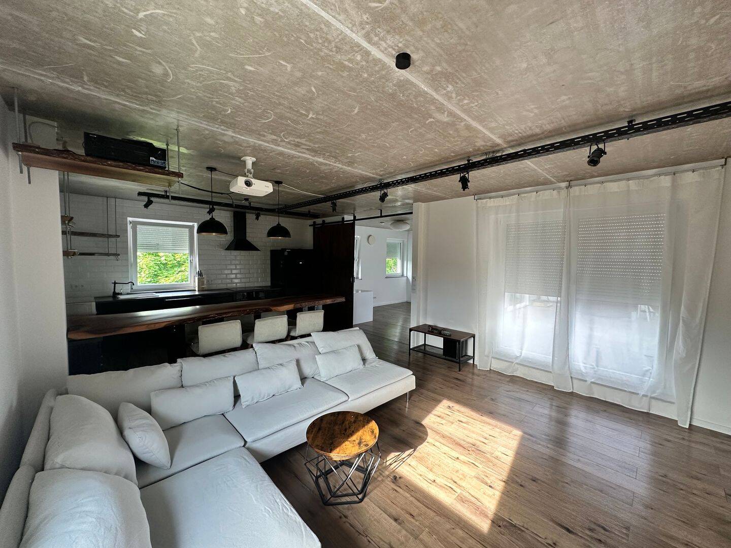 Möblierte Loft Wohnung mit 30qm Süd Terrasse, 86156 Augsburg (Bärenkeller Kriegshaber Oberhausen Pfersee)