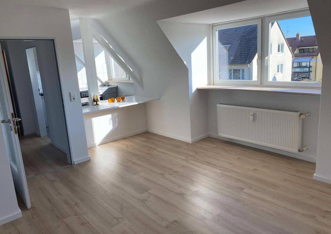 Teilmöbliertes 1-Zimmer-Apartment mit U-Bahn direkt vor der Haustür – nur 10 Minuten zum Flughafen, 90411 Nürnberg