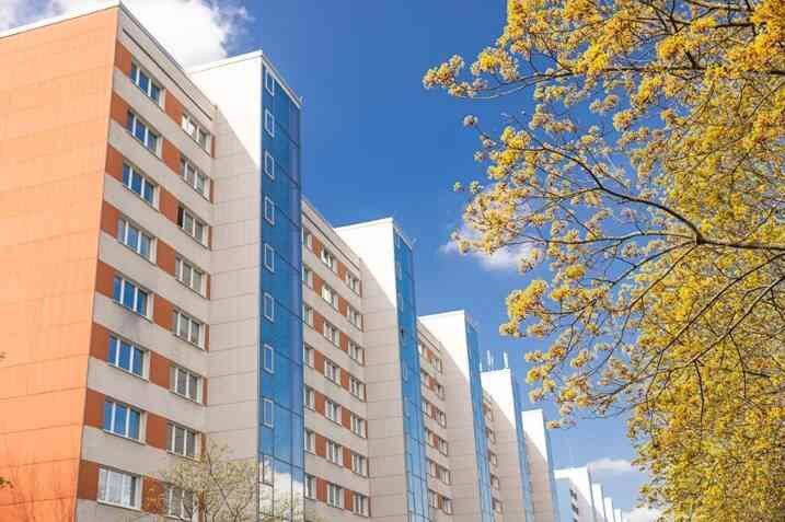 Familienfreundliche 3-Zimmer-Wohnung mit Balkon, 1307 Dresden