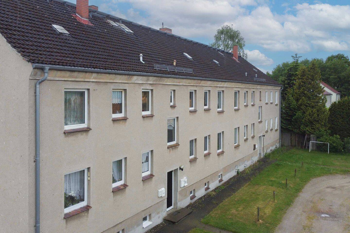 2 Eigentumswohnungen in ruhiger Lage: Renovierungsobjekte mit Potenzial, 18516 Süderholz