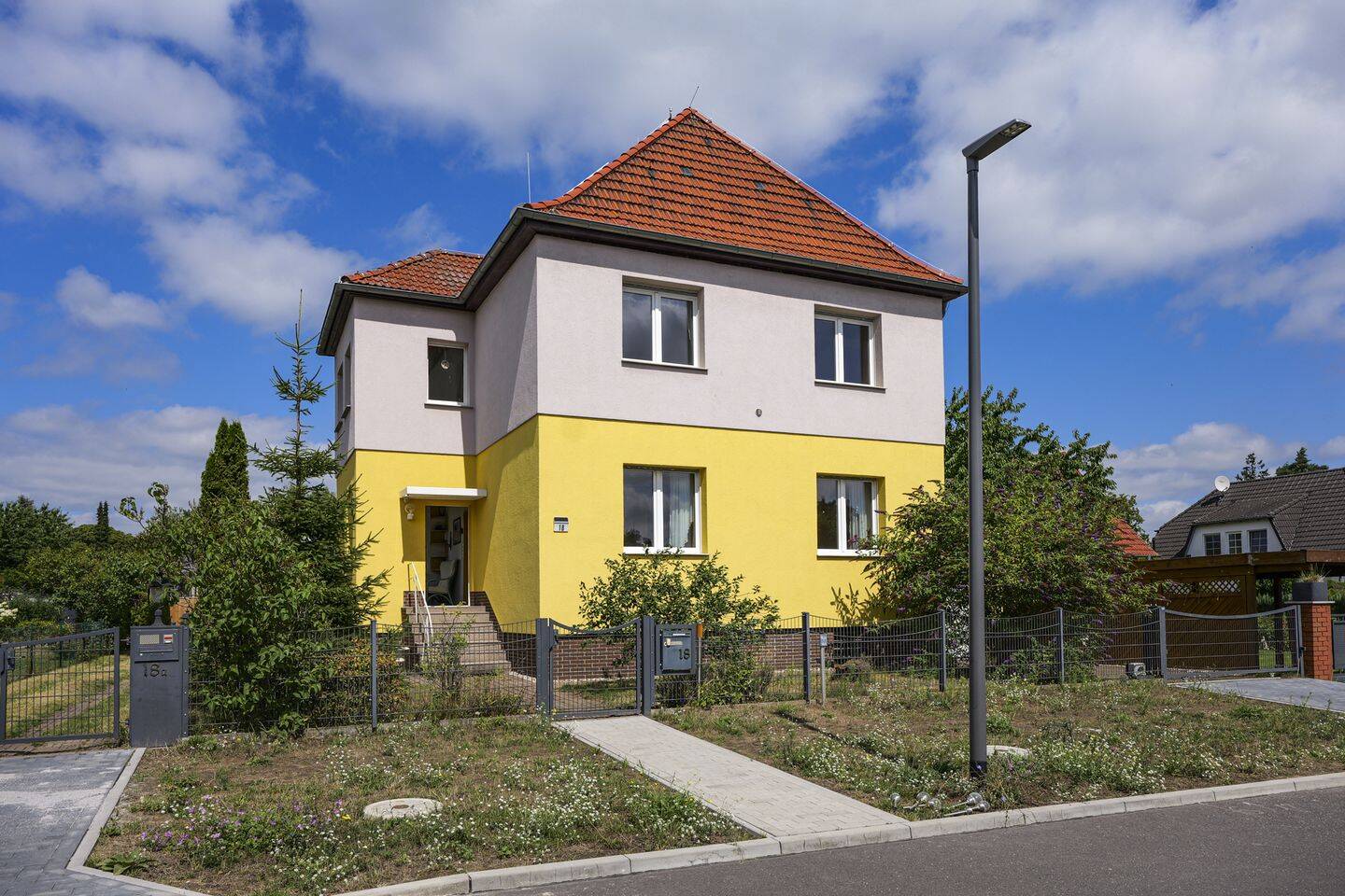 ** Traumhaftes Familiendomizil mit Garten und Dachgeschosspotenzial **, 15831 Blankenfelde-Mahlow