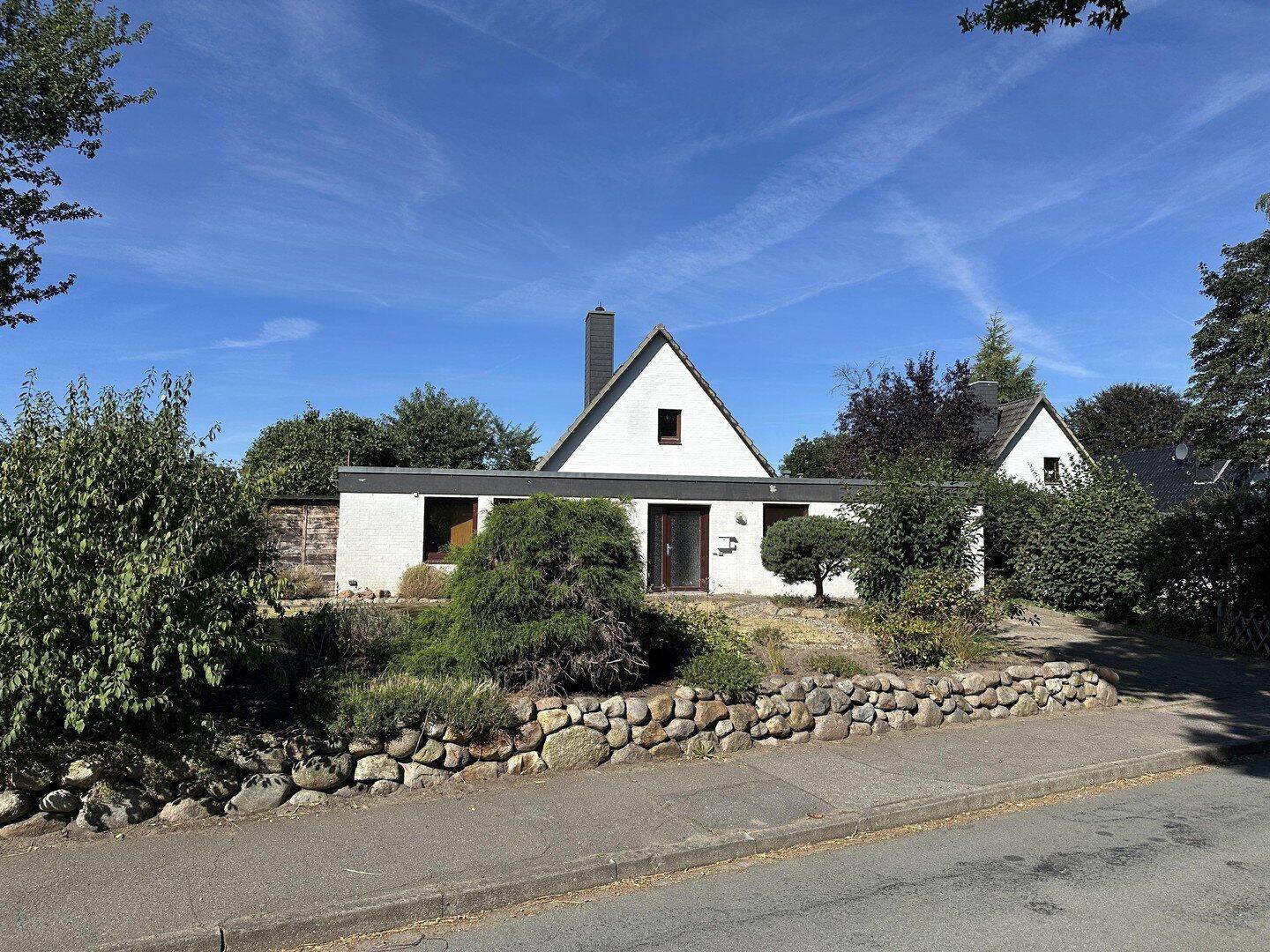 Oersdorf – Architektenhaus mit Charakter auf großzügigem Grundstück, 24568 Oersdorf