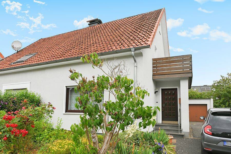 Werther (Westfalen): Attraktive Doppelhaushälfte mit Garten und Balkon!, 33824 Werther (Westf.)