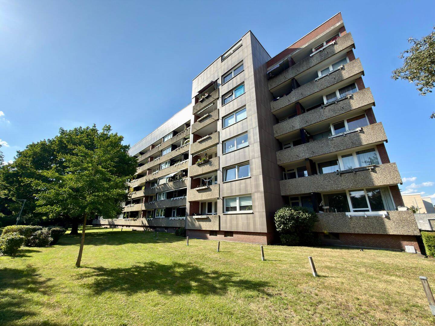 Leerstehende 1-Zimmer-Wohnung mit Südbalkon & Aufzug, 30559 Hannover