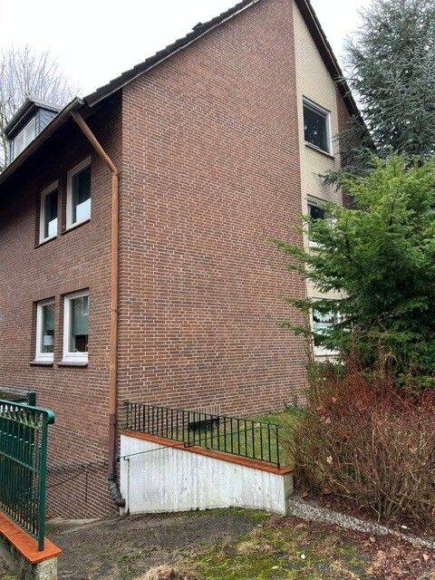 Ein Zimmer Atelier im Dachgeschoss eines sechs Parteien Gebäudes, 22880 Wedel
