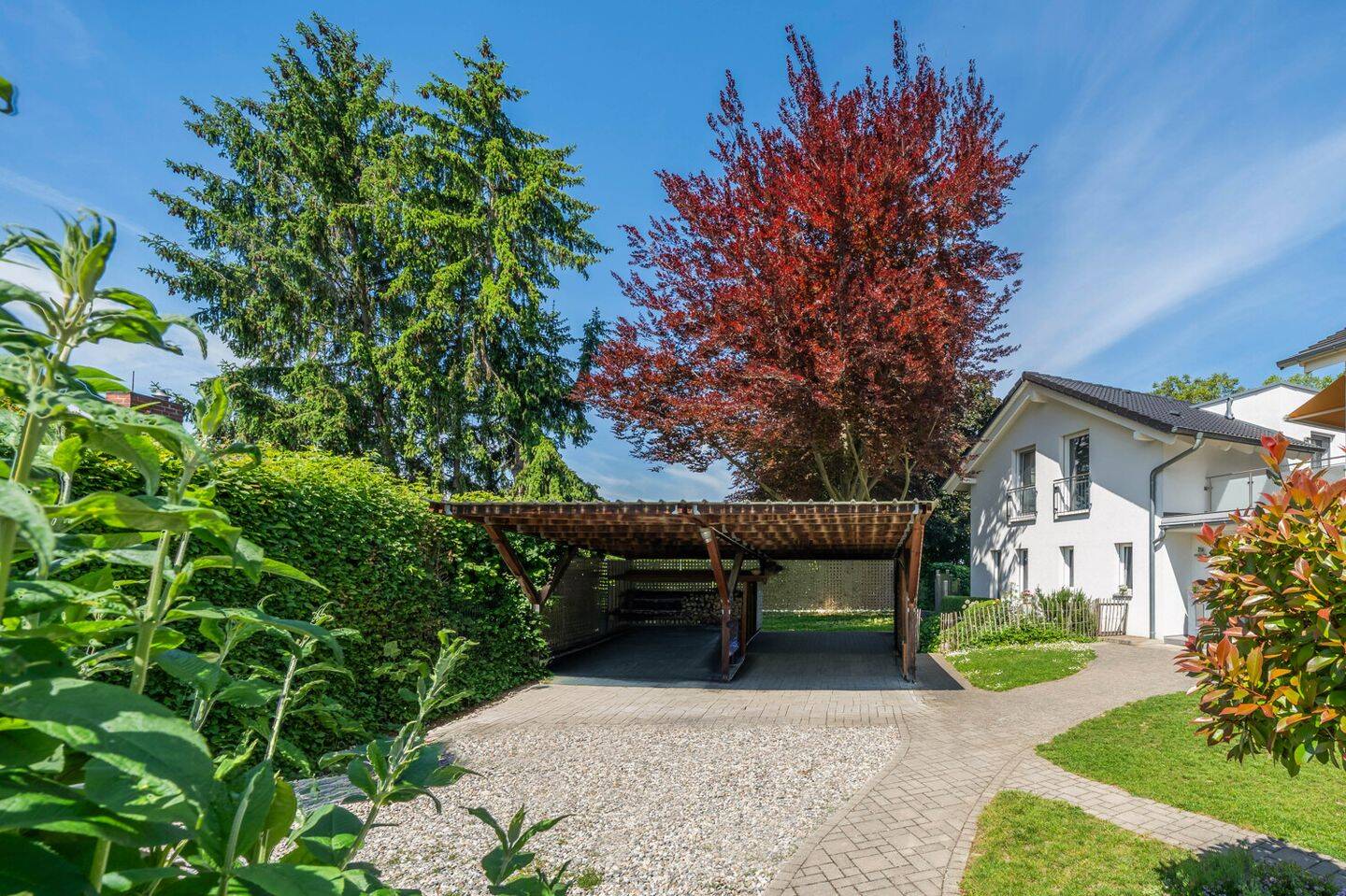 Wohnhaus in begehrter Lage mit stilvoller Gartenanlage ++ Qualität und Energieeffizienz, 79379 Müllheim