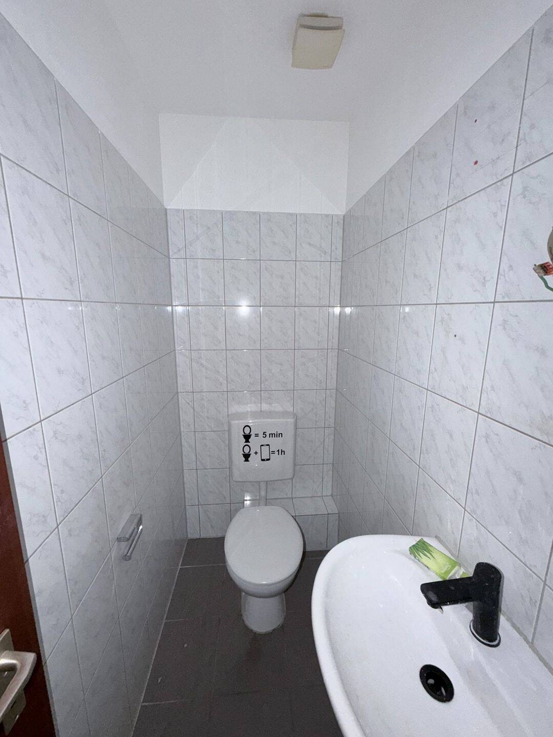 Dachgeschoss-2-Zimmer-Wohnung mit Einbauküche in Gelsenkirchen-Bornstraße, 45888 Gelsenkirchen (Bulmke-Hüllen)