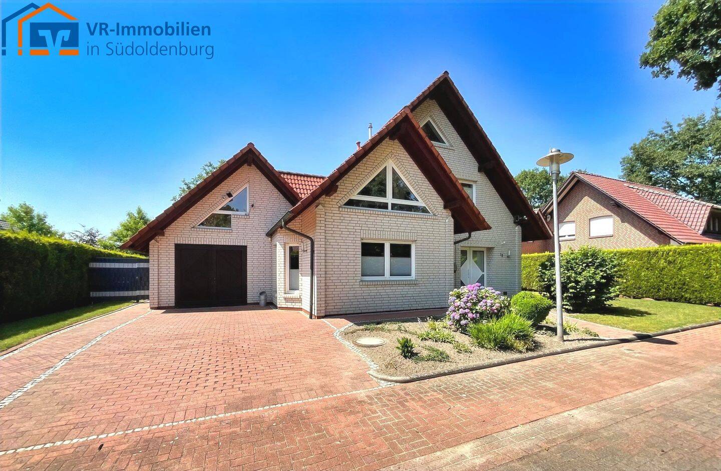 Charmantes Wohnhaus mit Pool und Garage in ruhiger Lage von Nikolausdorf/Garrel, 49681 Garrel