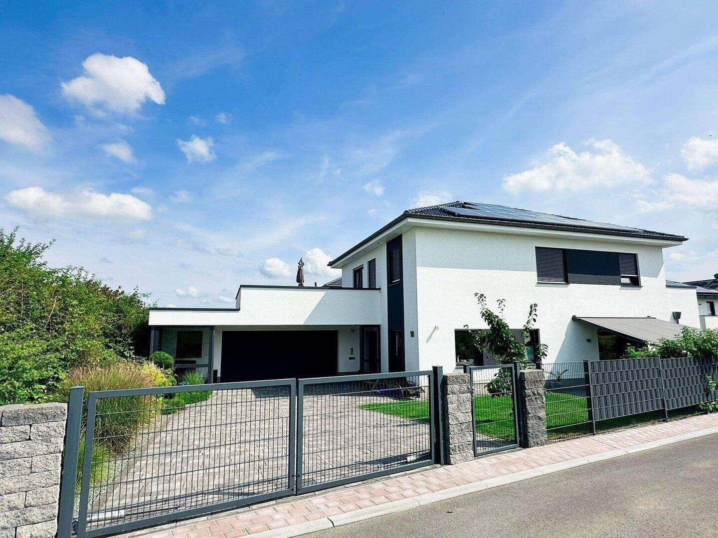 Stadtvilla mit unverbaubaren Blick zum Herkules und Dörnberg, 34246 Vellmar (Hof Mondschirm)