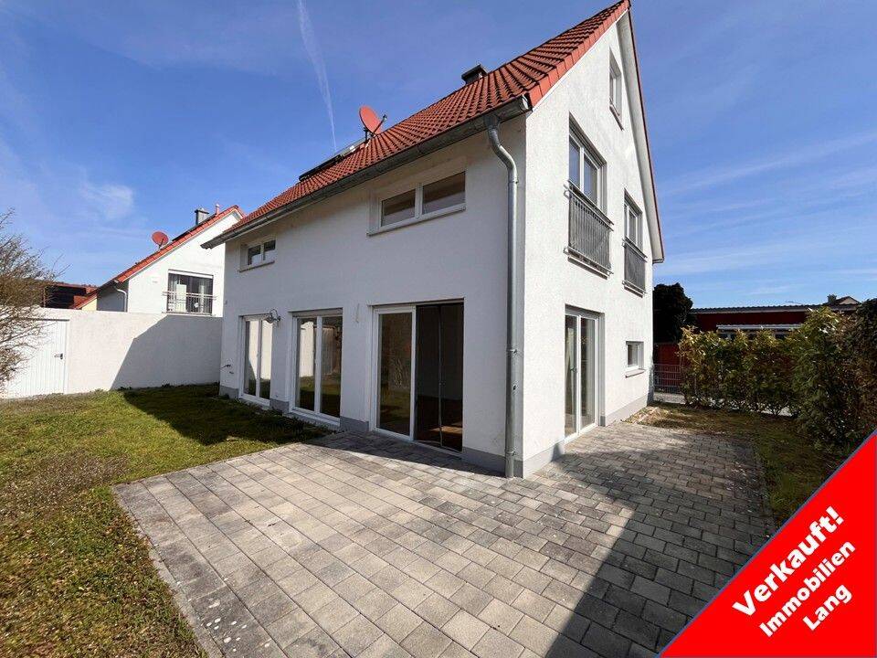 VERKAUFT ! Bezugsfreies 5-Zi. EFH mit Terrasse, Garten und Garage in Tegernheim, 93105 Tegernheim