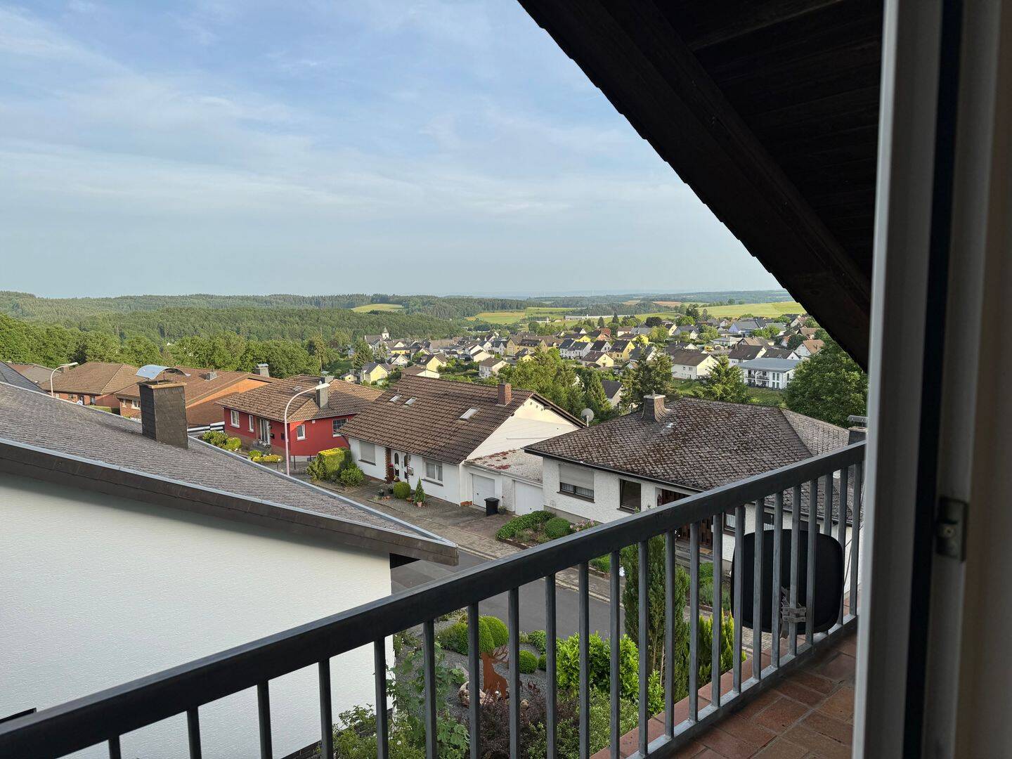 Wohnen über den Dächern von Mehren – 2 Balkone, Fernblick und viel Licht, 54552 Mehren