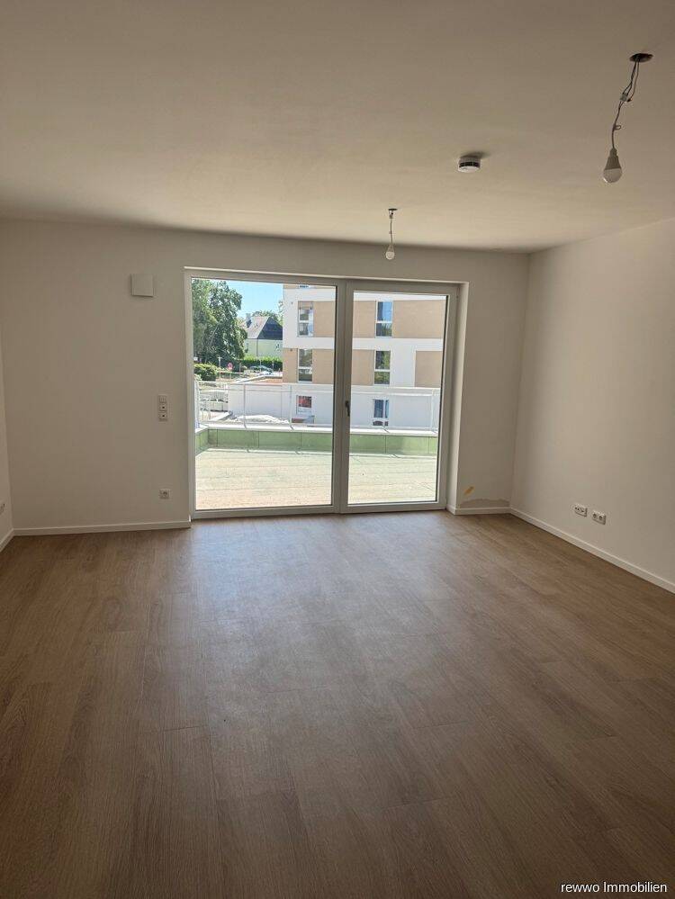 Neubau: Moderne 4-Zimmer-Wohnung mit 40 m² Terrasse und Garage, 84489 Burghausen