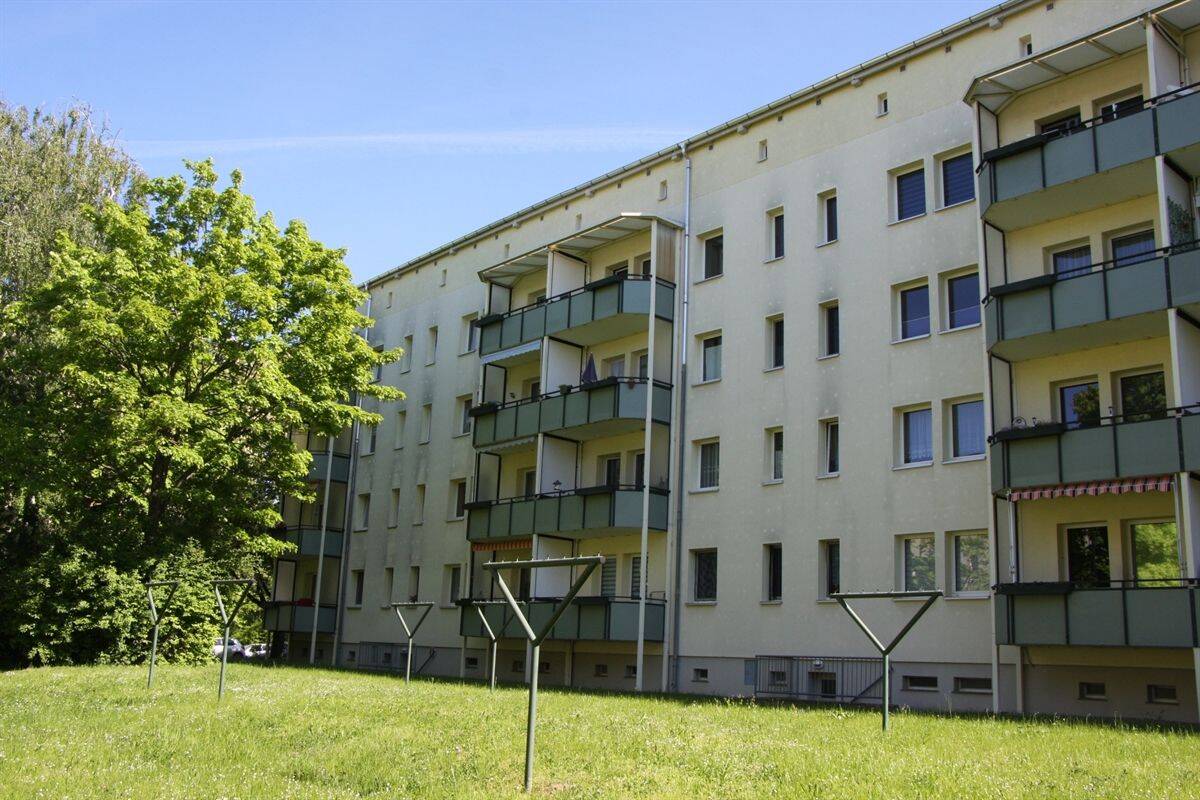 Alles wird neu – Kleine 2-Raumwohnung für Singles und Studenten, 7552 Gera (Bieblach-Ost Langenberg Roschütz Stublach)