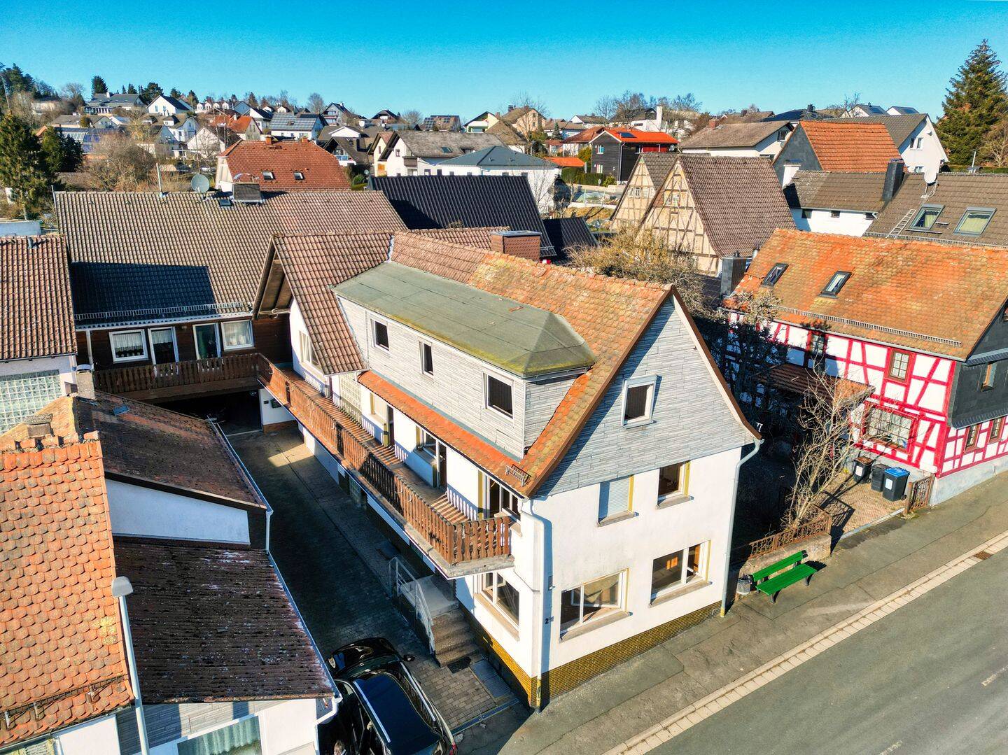 Großes Familienanwesen mit Innenhof und Garten, 61389 Schmitten