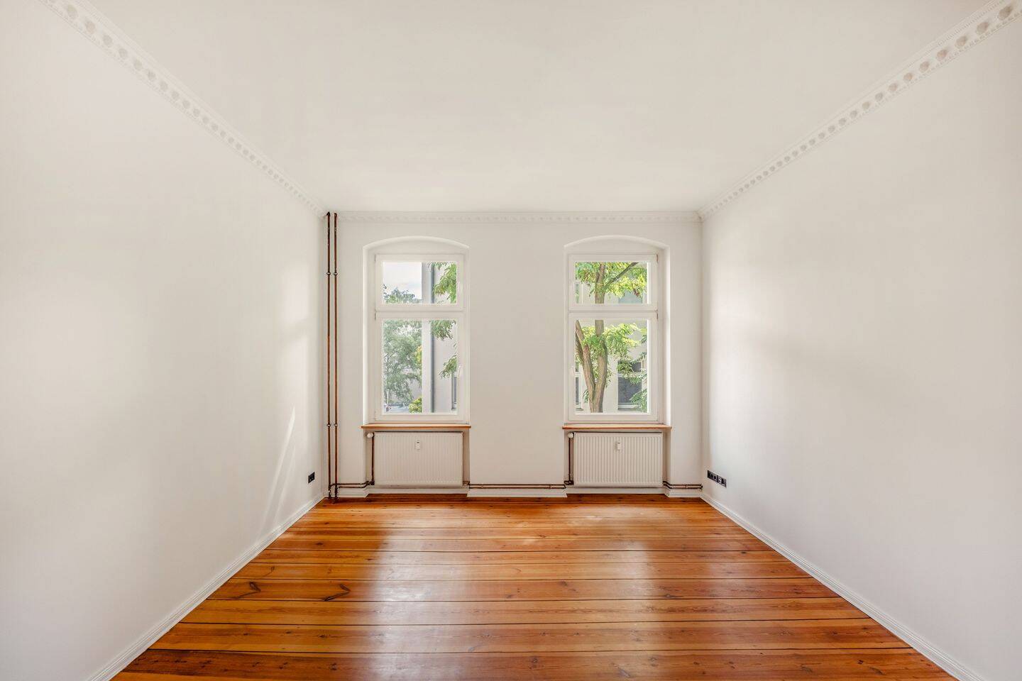 Idyllischer Rückzugsort im Altbau mit Blick in die Jahnhöfe, 10967 Berlin (Friedrichshain-Kreuzberg Kreuzberg Neukölln)