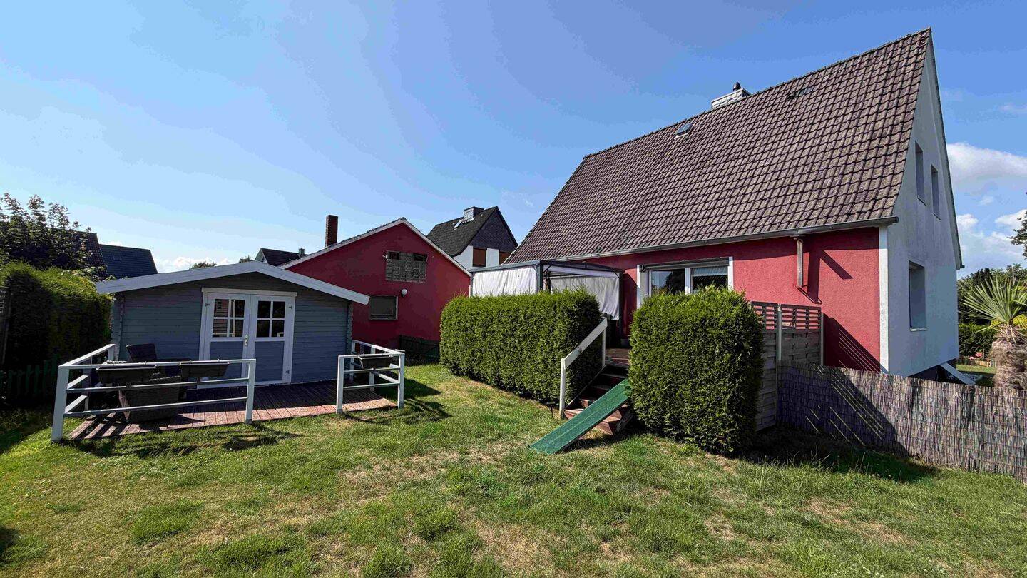 Freistehendes Einfamilienhaus mit Garten, Terrasse und viel Potenzial in ruhiger Wohnlage von Heist, 25492 Heist
