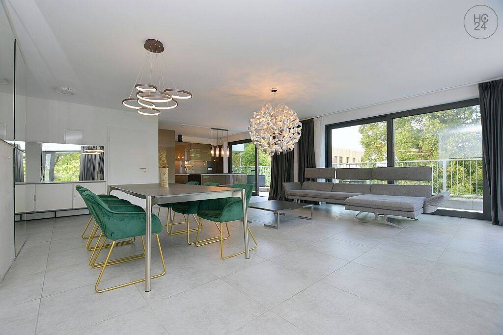 Exklusive Penthouse Wohnung, modern möbliert mit Stellplatz in Stuttgart Giebel, 70499 Stuttgart