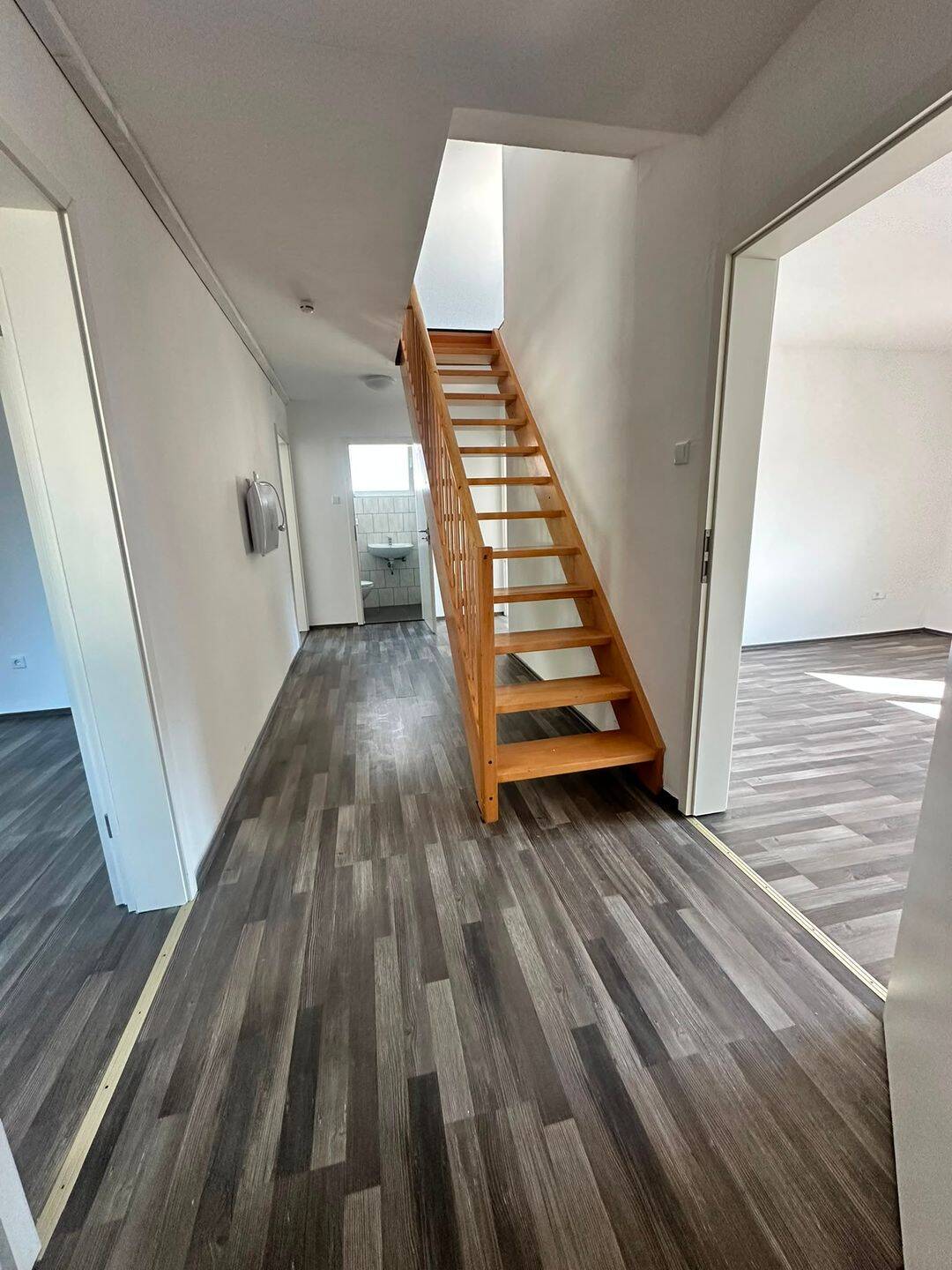 Großzügige 5- bis 6-Zimmer-Wohnung über zwei Ebenen in Bestwig-Nuttlar, 59909 Bestwig