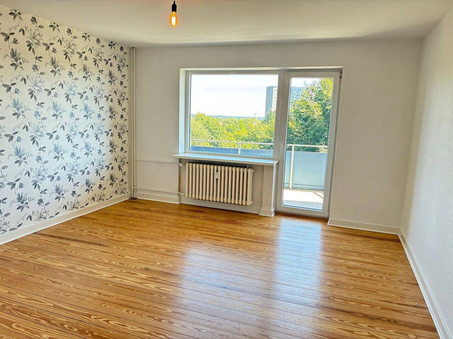 2,5 Zimmerwohnung mit Balkon, 24149 Kiel (Neumühlen-Dietrichsdorf)