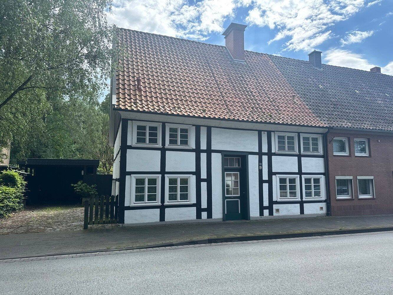 Historisches Fachwerkhaus am Park – einzigartiges Reihenendhaus mit besonderem Charme in Rheda, 33378 Rheda-Wiedenbrück
