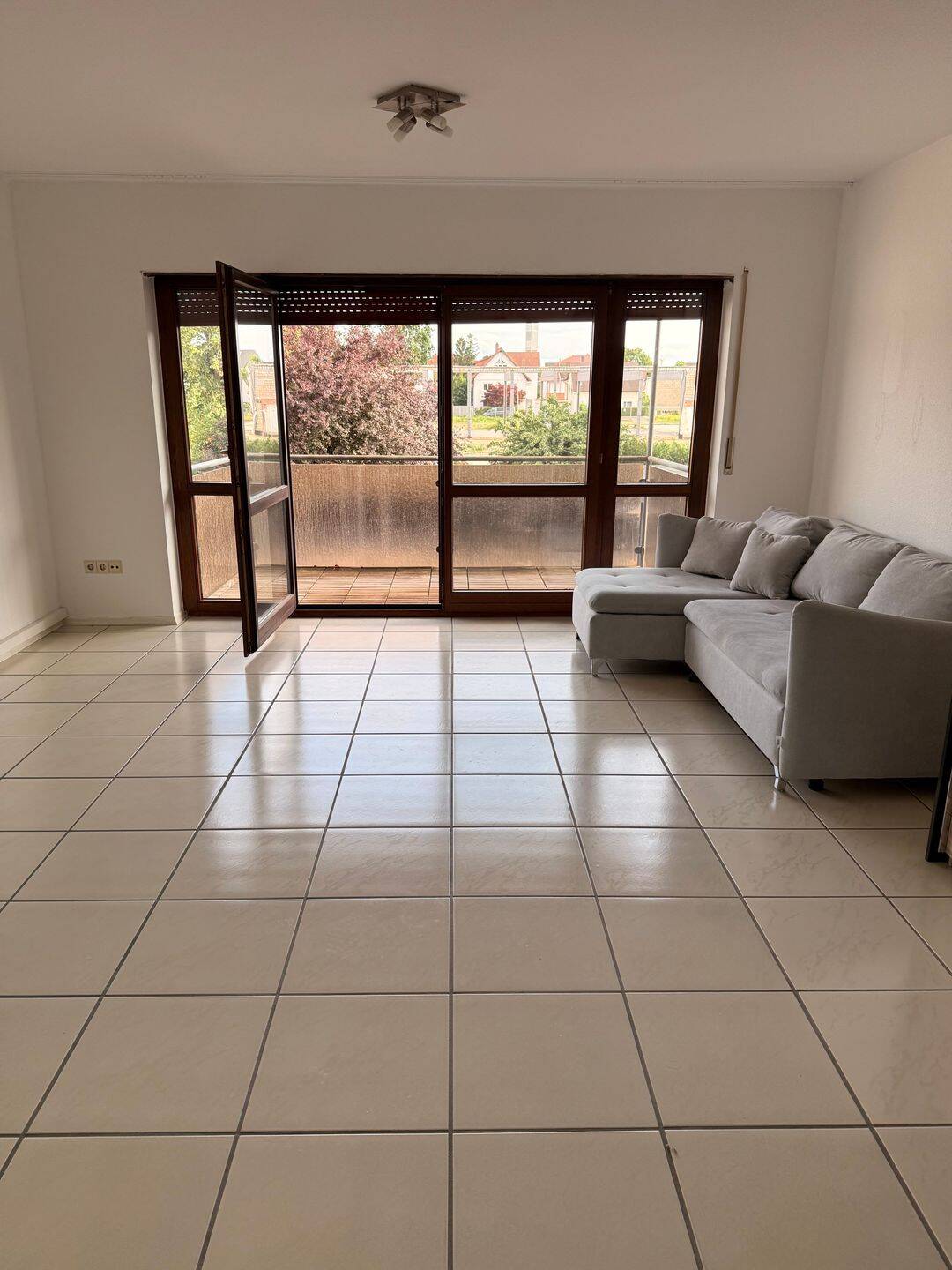 Schönes WG -Zimmer mit großem Südbalkon frei, 69207 Sandhausen