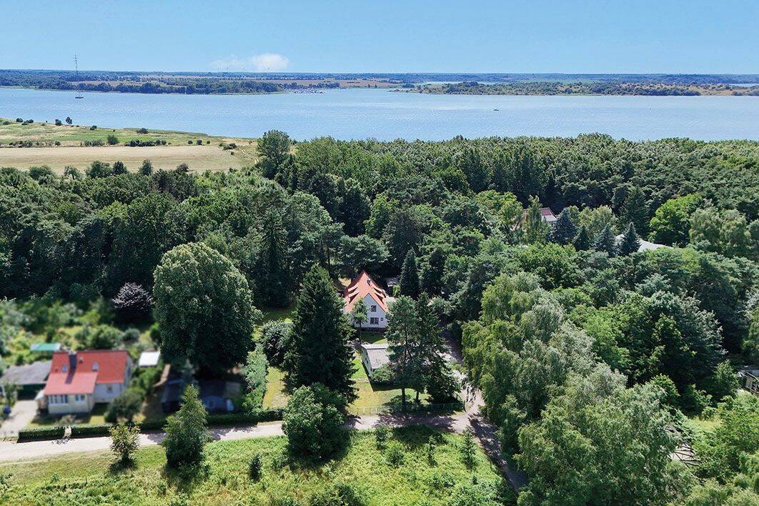 Großes Doppelhaus mit Gästehaus – 400 m vom Strand auf der Insel Rügen, 18574 Gustow