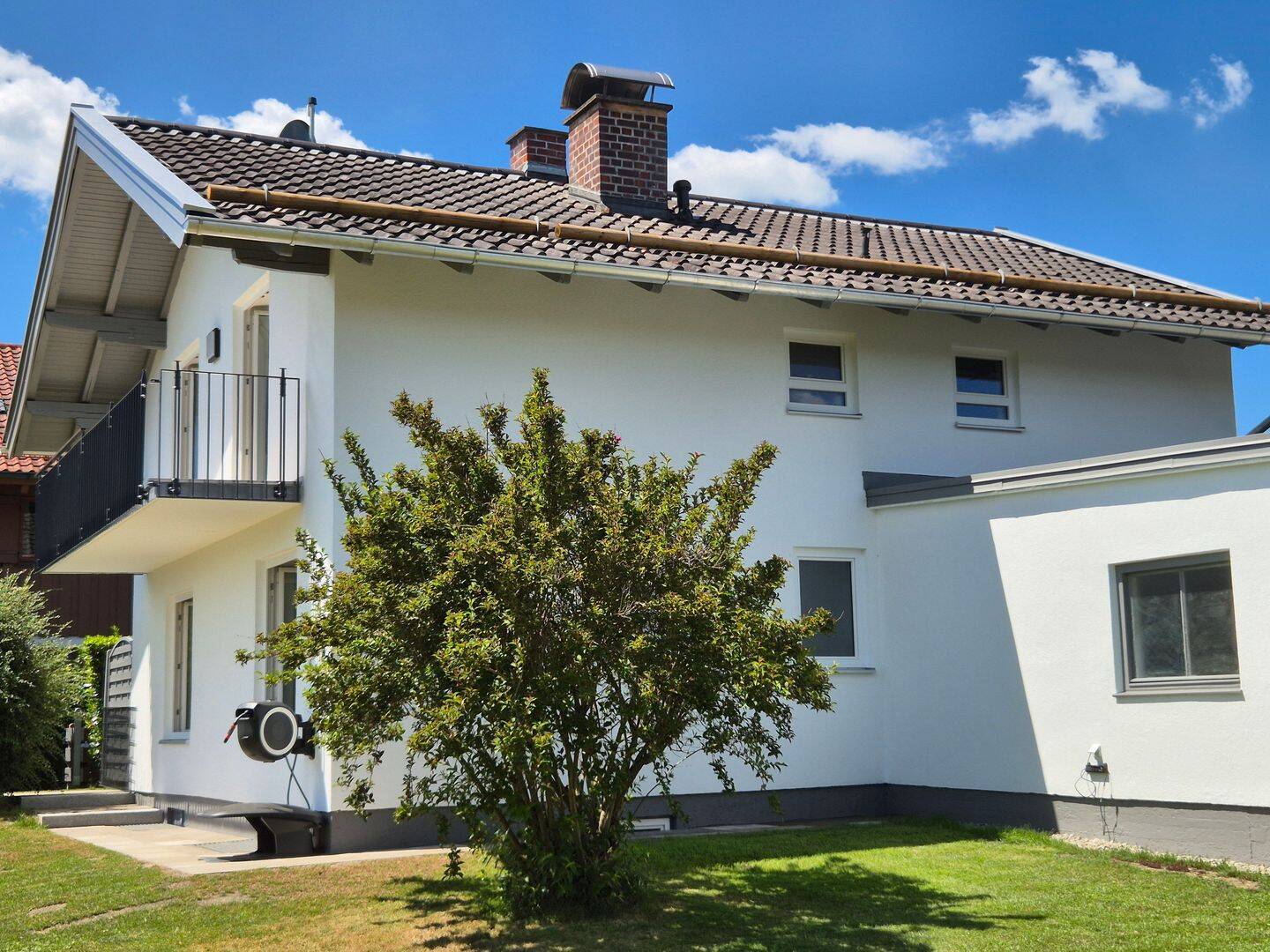Wunderschöne 2,5-Zimmer-Erdgeschosswohnung mit Südterrasse & Gartenanteil – Erstbezug nach Kernsanierung, 83134 Prutting