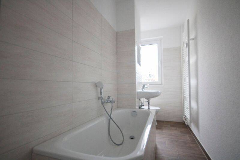 Hübsche 3-Raumwohnung mit Balkon, 6128 Halle (Saale) (Böllberg-Wörmlitz Gesundbrunnen Innenstadt Silberhöhe Südstadt)