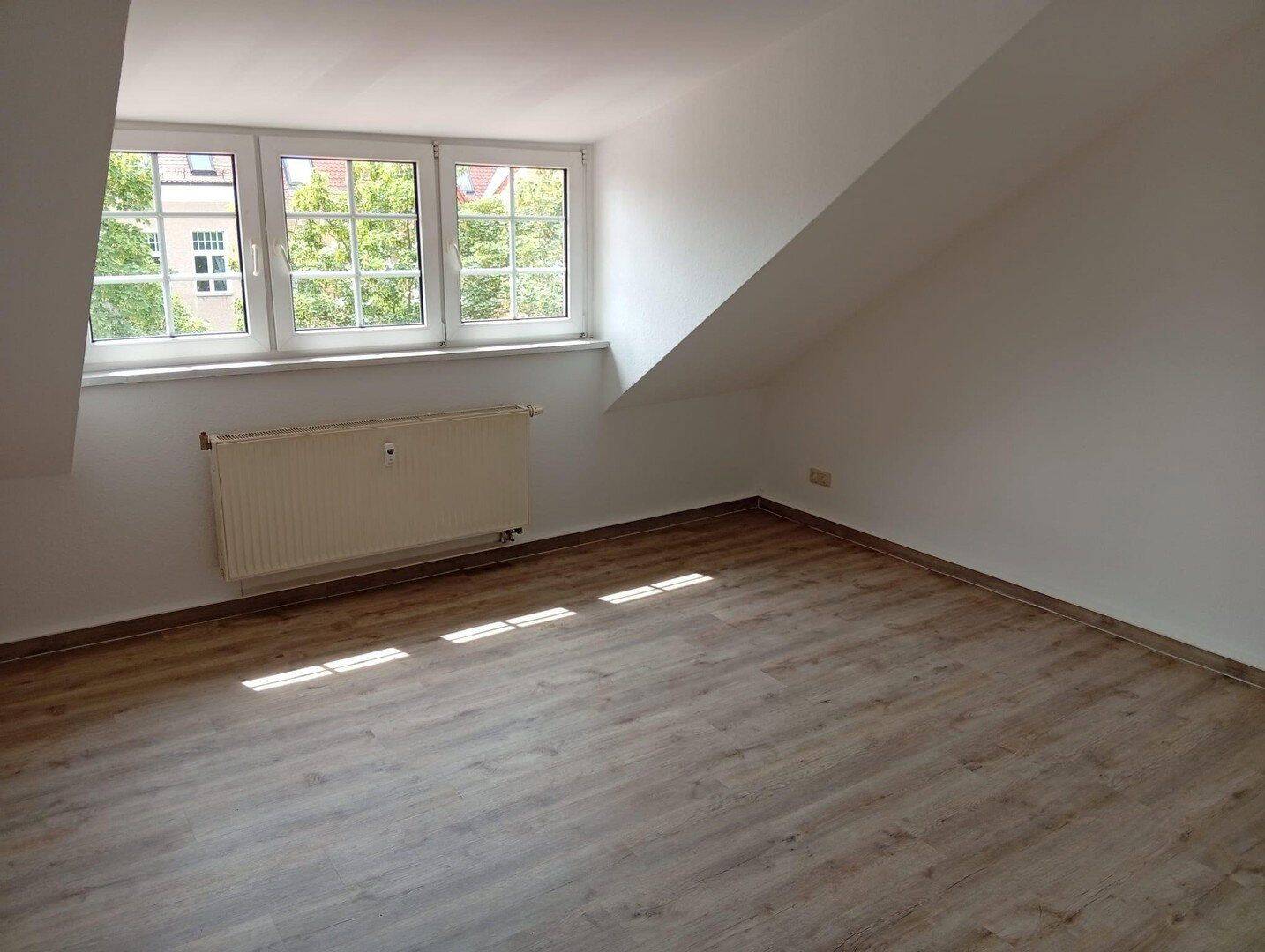 ! Dessau – große 4-Raum Wohnung mit Balkon ! AB SOFORT ! G16, 6844 Dessau-Roßlau (Innenstadt Mildensee Waldersee)
