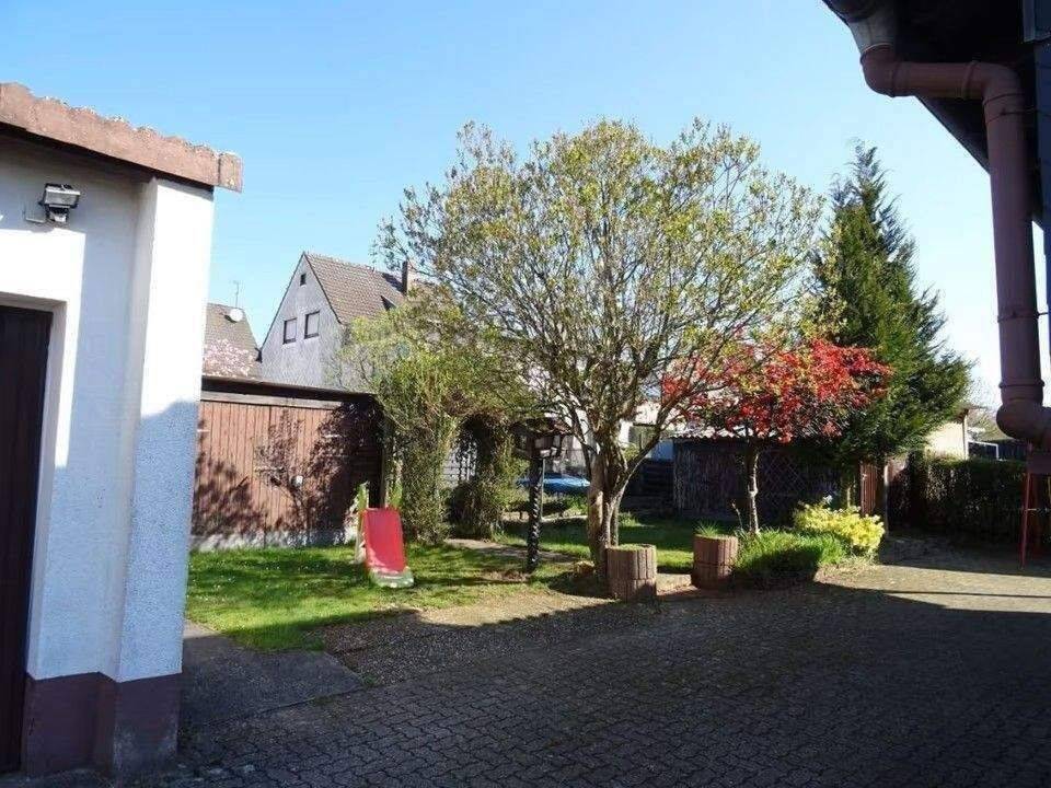 Ruhe, Platz & Wellness: Freistehendes Familienhaus mit Sauna und Garten in Leimen (Pfalz), 66978 Leimen