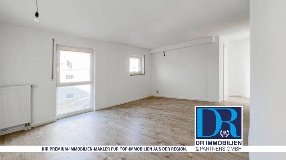 Mitten in der City: 2-Zimmer-Whg mit Duplex-Stellplatz und Südbalkon!, 85049 Ingolstadt