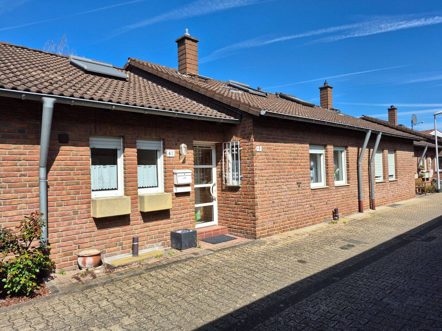 Zeitgemäßes Einfamilienhaus im Bungalow-Stil in bester Wohnlage…, 41238 Mönchengladbach