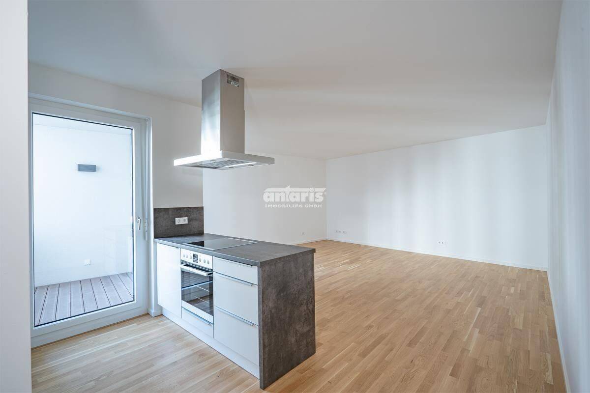 ** 3-Raum-Wohnung mit EBK, Balkon & Loggia im Herzen der Stadt **
