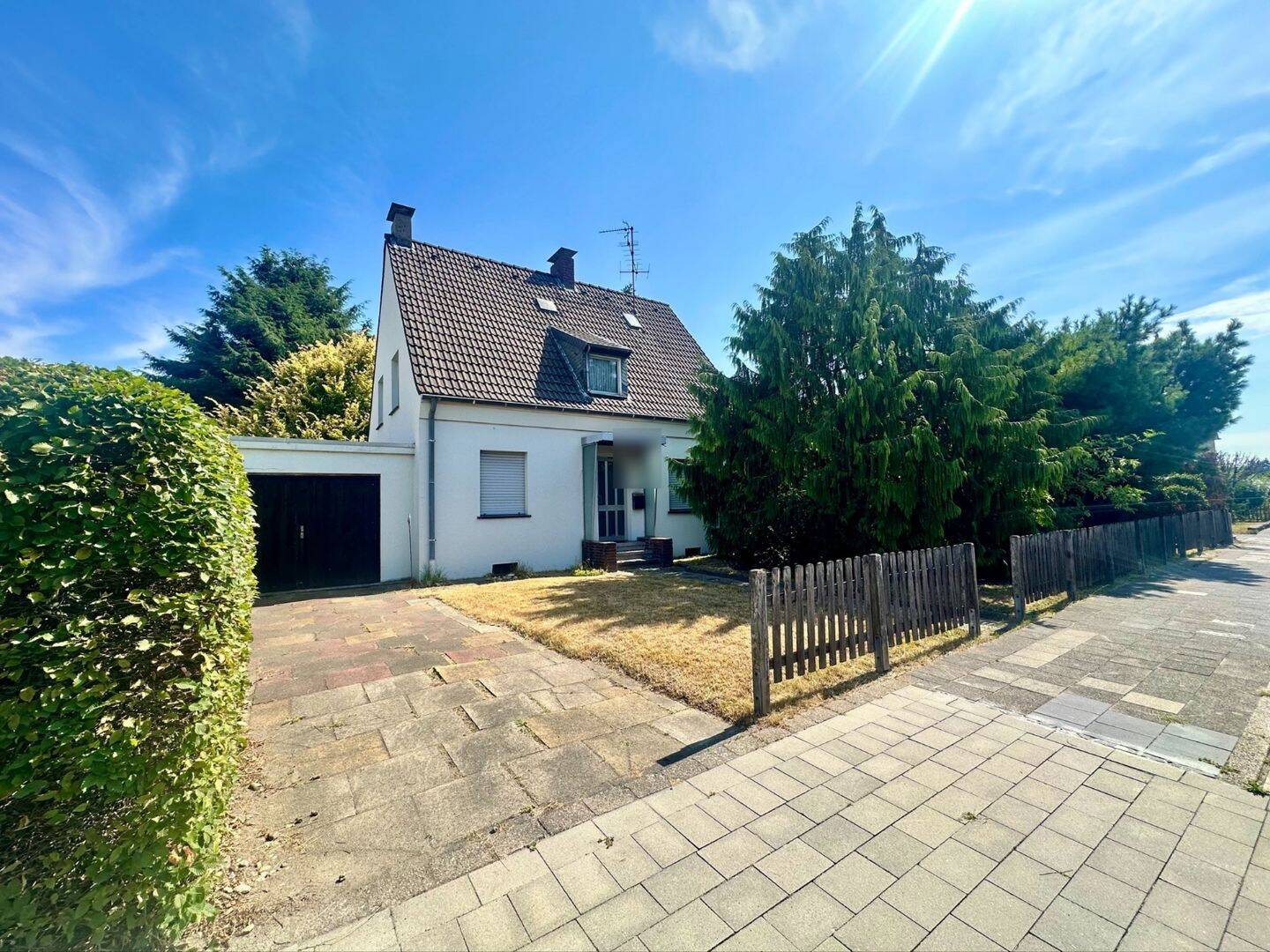 Freistehendes Haus mit großem Grundstück am Toeppersee in Duisburg-Bergheim, 47228 Duisburg (Bergheim Friemersheim Hochemmerich Winkelhausen)