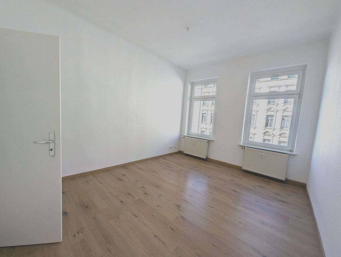 ++GROßE 3-R. WHG. +TAGESLICHTBAD m. WANNE+++GROßZÜGIGE RÄUME + BALKON+++, 4317 Leipzig (Neustadt-Neuschönefeld Reudnitz-Thonberg Zentrum-Ost)