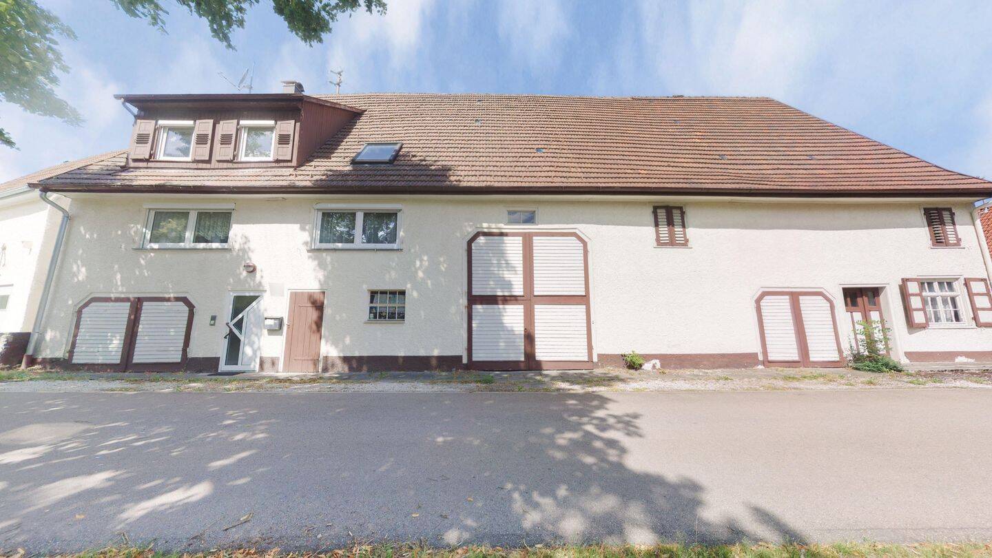 Ehemaliges Bauernhaus mit großem Grundstück, Scheune und viel Platz, 72469 Meßstetten
