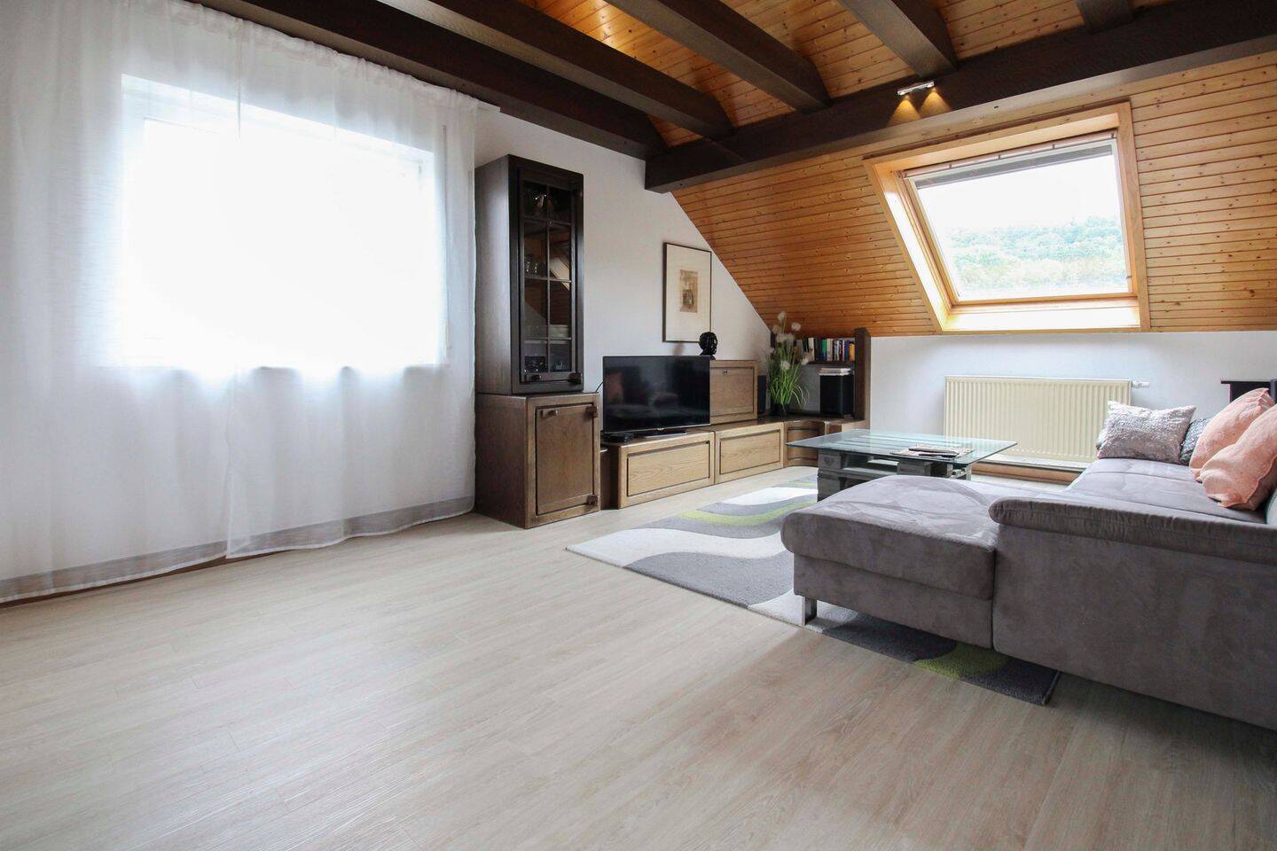 DG-Traum mit Loft-Charakter, 100m² Wohn-/Nutzfläche, eigenem Garten & Garage in Gerlingen, 70839 Gerlingen