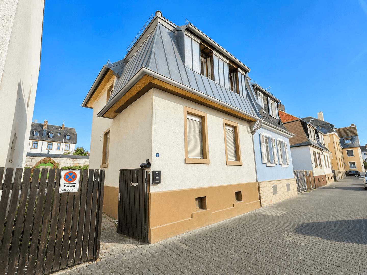 Charmante Doppelhaushälfte mit Potenzial – Ihr neues Zuhause in Frankfurt am Main, 65929 Frankfurt am Main (Höchst Schwanheim Unterliederbach)