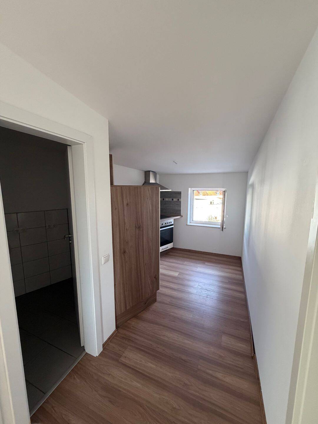 Zweizimmerwohnung im Dachgeschoss zu vermieten, 39122 Magdeburg (Beyendorf-Sohlen Beyendorfer Grund Fermersleben Salbke Westerhüsen)